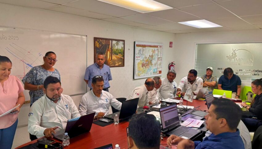 Reunión Clave en el Ayuntamiento de Centro: ¡Lanzamiento del Portal de Trámites de Licencias de Construcción en Línea! 🚀